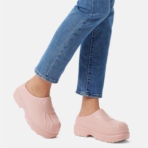 Sorel Caribou pink Clogs